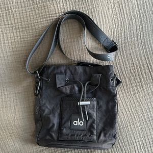 NWOT alo utility crossbody bucket bag